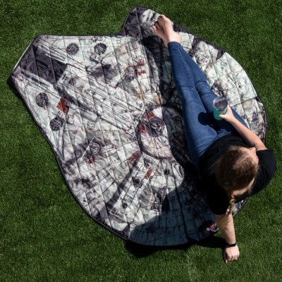 Millennium Falcon Shaped Picnic Blanket with Chewbacca Themed Messenger Bag - Star Wars Adventure